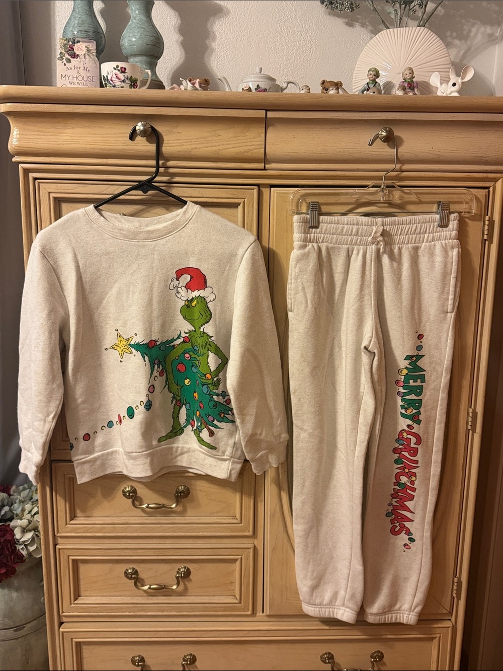Kids How The Grinch Stole Christmas Sweatsuit Set - Picture 1 of 8